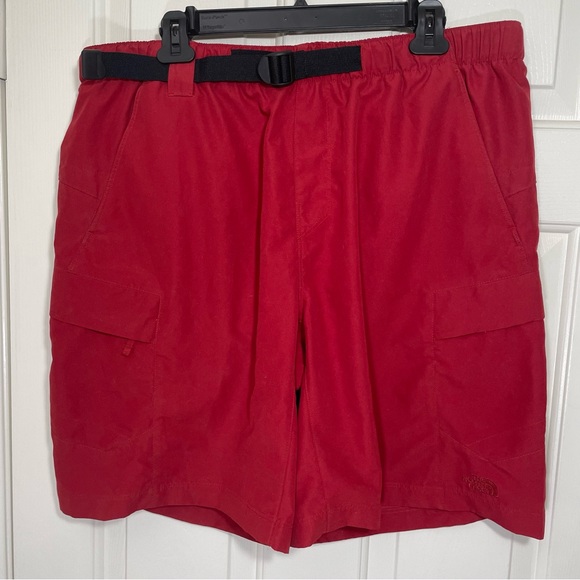 The North Face Belted Outdoor Shorts Men's Size‎ Large Trail Trunks Red Pockets - Picture 2 of 3